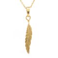 イエローゴールドのお洒落なフェザーネックレス「tiny feather pendant」