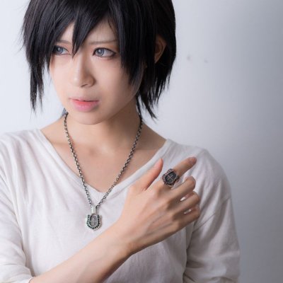 馬蹄をモチーフにしたメンズホースシューネックレス「シャドウクロスホースシューペンダント(アメジスト)」