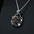 鮮やかな7種の天然石が留められた時計のシルバーネックレス「recollections pendant」