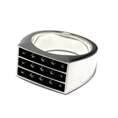 15の星が彫刻されたシルバーリング「15スターリング」