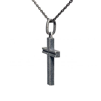 シンプルで小振りな定番クロスネックレス「バースクロス(アンティークシルバー)」