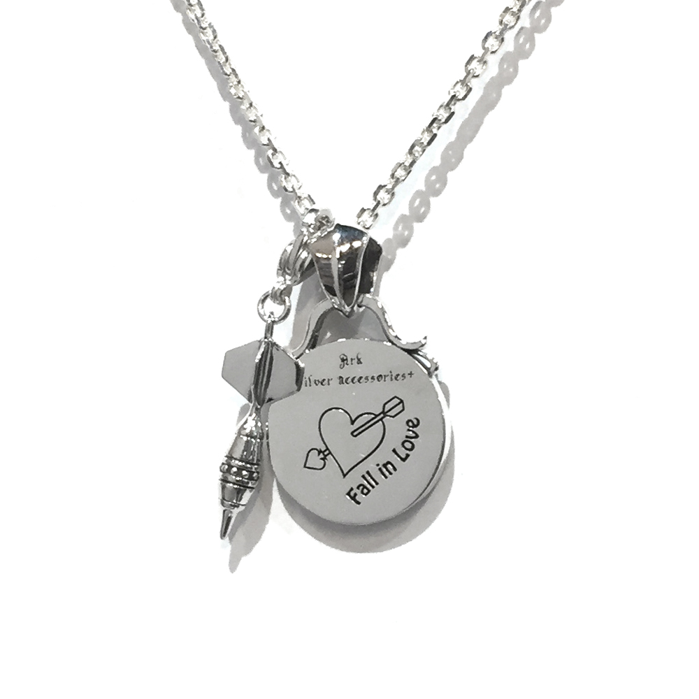 ダーツモチーフのオシャレなシルバーアクセサリー ダーツ