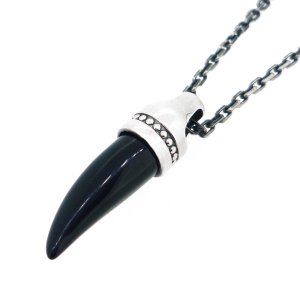 画像: 漆黒の牙をイメージしたオニキスネックレス「black fang pendant」
