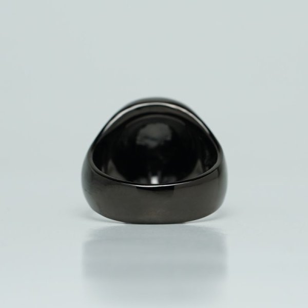 スタイリッシュな印象のスカルリング|シルエットスカルスモールリング(ブラック)