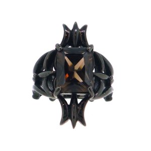 画像: 芽生えをテーマに装飾されたスモーキークォーツリング「スプラウトリング（ブラック）」