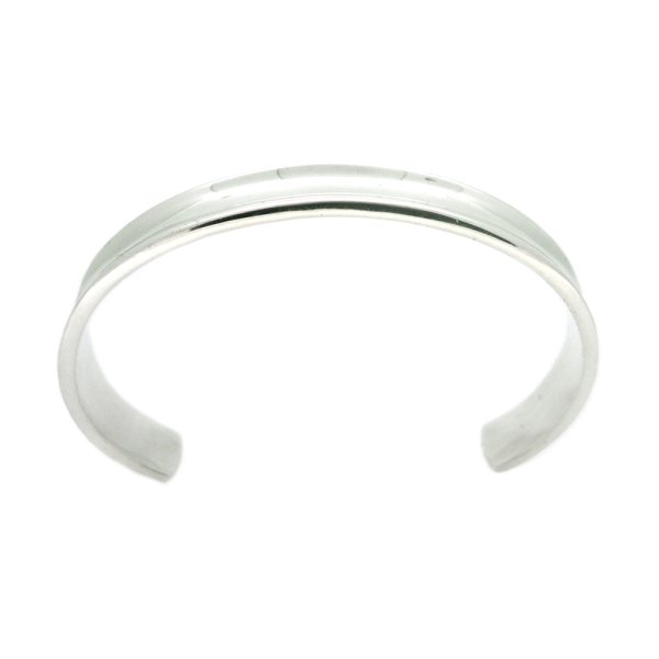 シンプルで上品なシルバーバングル「ポイント0バングル」