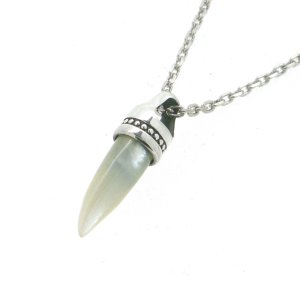 画像: 白牙をイメージしたシェルネックレス「white fang pendant」