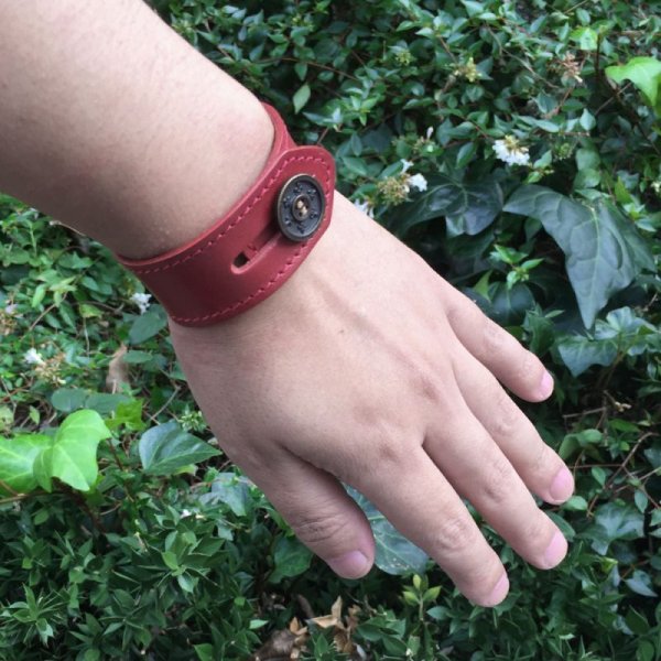 リリーボタン シングルレザーブレスレット(レッド)アークシルバーアクセサリーズ
