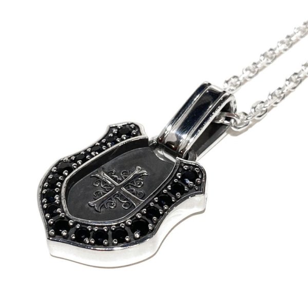 馬蹄をモチーフにしたメンズホースシューネックレス「シャドウクロスホースシューペンダント(オニキス)」