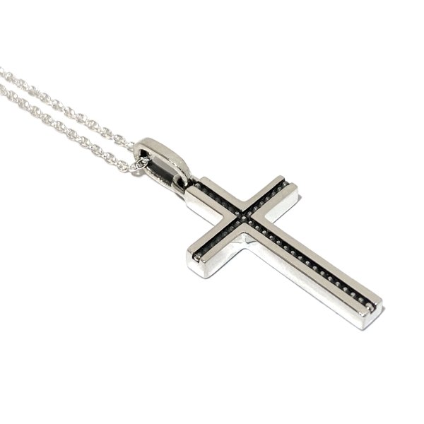 シンプルで小振りな定番クロスネックレス「バースクロス(シルバー)」