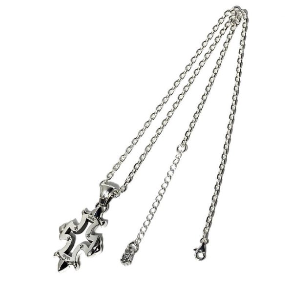 百合の紋章(リリー)が彫刻された人気クロスネックレス「リリークロスペンダント」